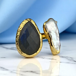 Magischer Statement-Ring mit Labradorit & Keshi-Perle – größenverstellbar, vergoldet & allergikerfreundlich