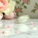 925 Sterling Silber Kette mit echter Maiglöckchen-Blüte – Zeitloser Schmuck für Allergiker, 50 cm Kette, 2,5 cm Anhänger