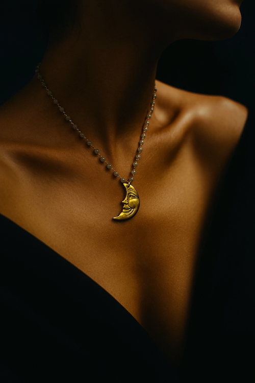 Vintage Labradorit Edelsteinkette mit Mond Anhänger aus den 70ern – Messing, 50cm Länge, Allergikerfreundlich