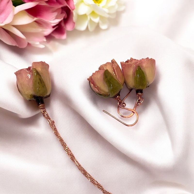 Elegantes Schmuckset aus vergoldetem 925er Sterling Silber mit echten Rosenknospen – handgefertigte Halskette & Ohrringe, nickelfrei, allergikerfreundlich