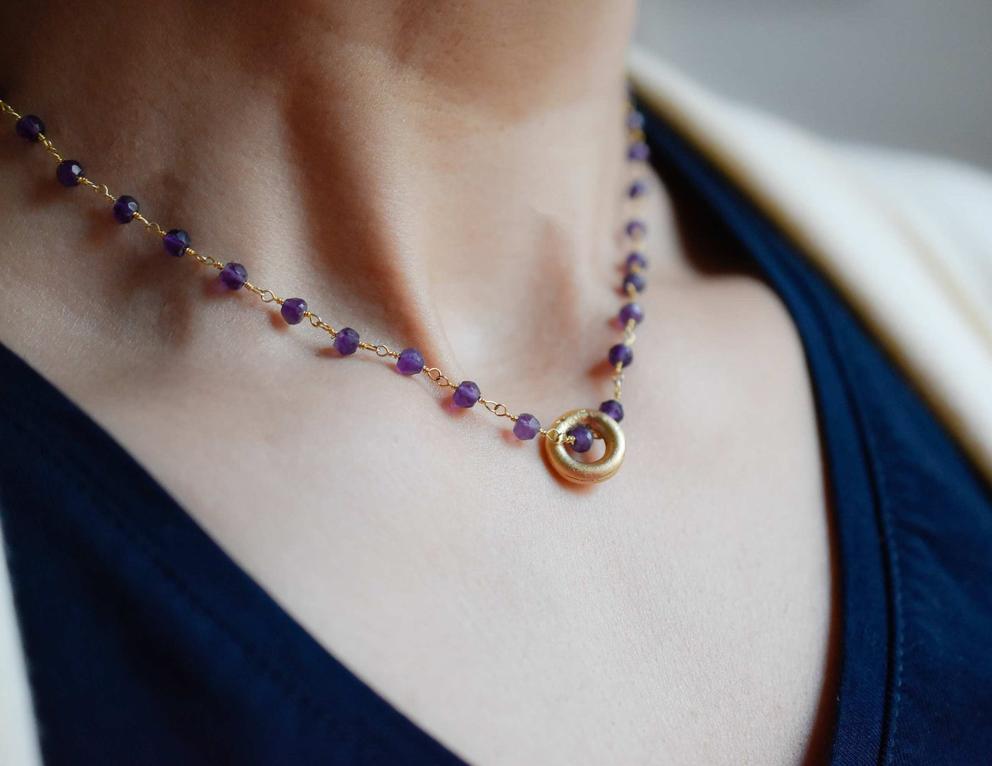 Amethyst Gold Circle Łańcuch - Pozłacany Purple Fioletowy Crystal Gem Necklace - Vik-01