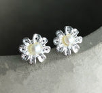 925 Sterling Silber Blumen Ohrstecker mit Perle - Edler Schmuck für jeden Anlass - OHR925-75